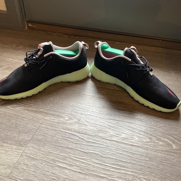 Nike Roshe One FB Yeezy - Picture 5 of 5